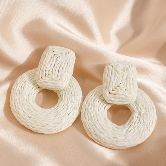 Chunky Dark Pink Rattan Earrings Wicker Door Knocker Bold Statement Raffia New - Picture 7 of 8